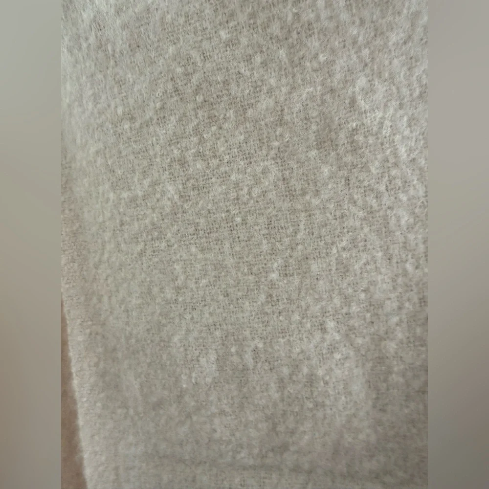 Avenue Zoe Cream Scarf NWT